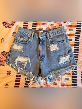 Calvin Klein Distressed Denim Cutoff Shorts Y2K Frayed Raw Hem Festival